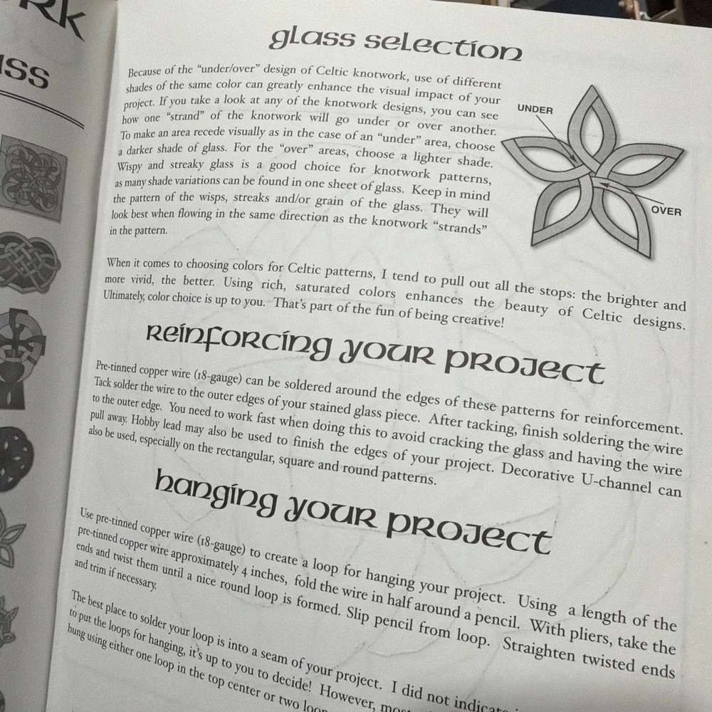 CELTIC KNOTWORK AND OTHER DESIGNS FOR STAINED GLASS By Rachel Cecere